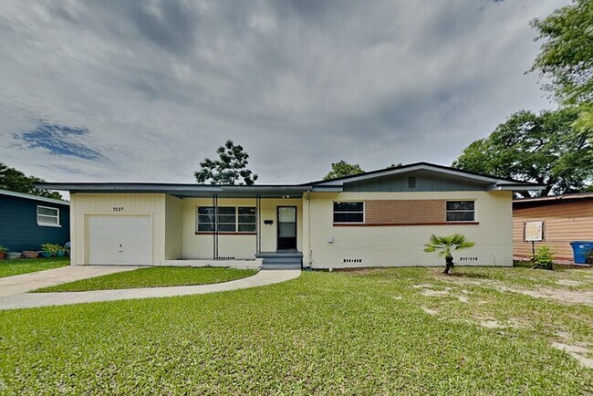 7537 Dalehurst Dr S