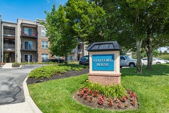 Stafford House in Columbus, OH - Foto de edificio - Building Photo