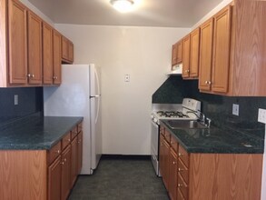 77 Orange Rd in Montclair, NJ - Building Photo - Building Photo
