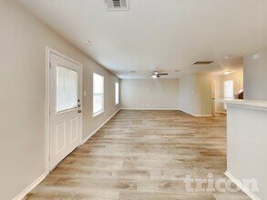 2910 Candleside Dr in San Antonio, TX - Building Photo - Building Photo