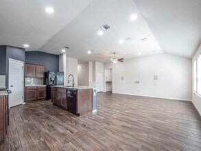 5704 Thunderbird St in Lago Vista, TX - Building Photo - Building Photo