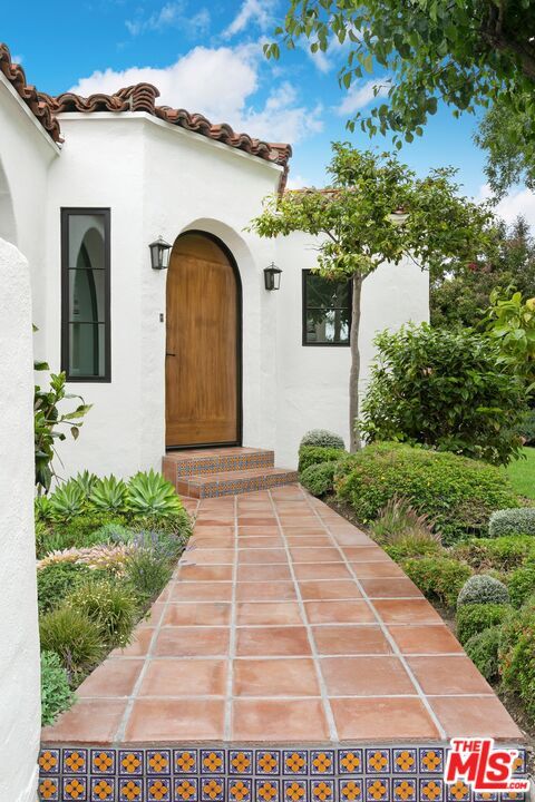 10525 Cushdon Ave in Los Angeles, CA - Building Photo - Building Photo