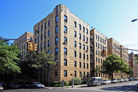 34-57 73rd St in Flushing, NY - Foto de edificio - Building Photo