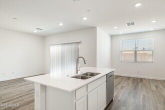 15429 W Hackamore Dr in Surprise, AZ - Building Photo - Building Photo