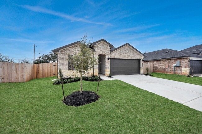 342 Amy St in Angleton, TX - Building Photo - Building Photo