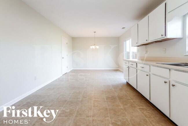 911 Nicole Way in New Whiteland, IN - Building Photo - Building Photo