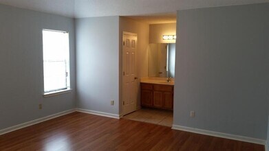 5428 Gardendale St in Memphis, TN - Building Photo - Building Photo