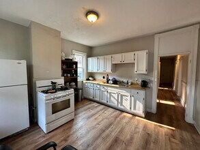 348 Faneuil St, Unit 3 in Boston, MA - Building Photo - Building Photo