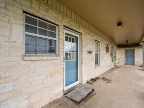 17645 Hwy 6 in Navasota, TX - Building Photo - Building Photo