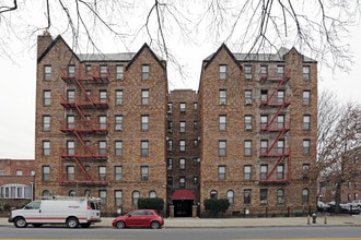 23-06 21st St in Long Island City, NY - Foto de edificio - Building Photo