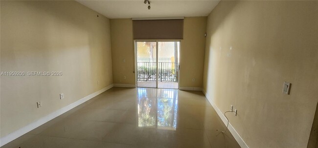 7360 NW 114th Ave in Doral, FL - Building Photo - Building Photo