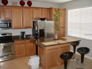 10144 Arbor Run Dr in Tampa, FL - Building Photo - Building Photo