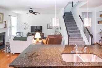 102 Four Seasons Way in Mooresville, NC - Building Photo - Building Photo