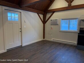 3559 NY-32 in Saugerties, NY - Building Photo - Building Photo