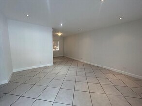 408 NE 7th Ave in Fort Lauderdale, FL - Building Photo - Building Photo