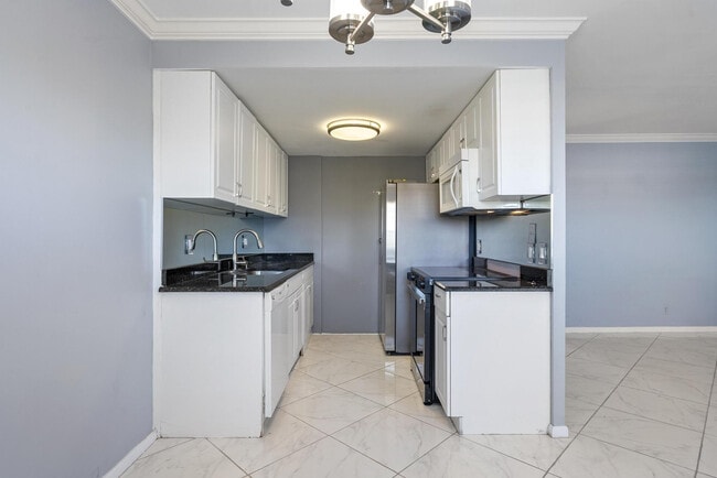 4036 Cornwall B in Boca Raton, FL - Building Photo - Building Photo