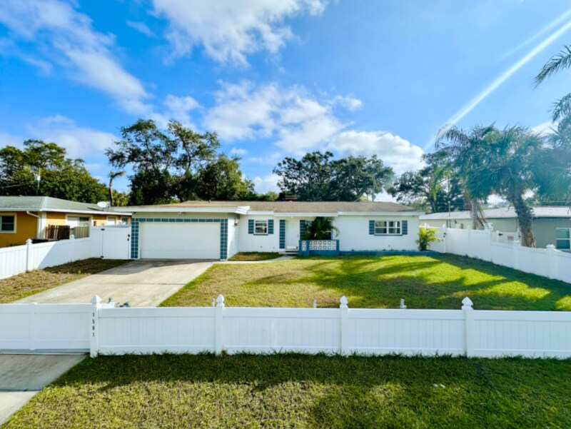 1501 Carlos Ave in Clearwater, FL - Foto de edificio