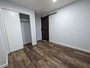 124 S 2nd St in Knoxville, IA - Foto de edificio - Building Photo