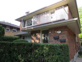 387 Wharncliffe Rd N in London, ON - Building Photo