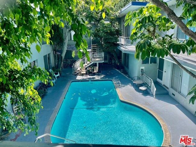 property at 941 N San Vicente Blvd
