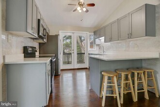 6923 Tyndale St in McLean, VA - Building Photo - Building Photo