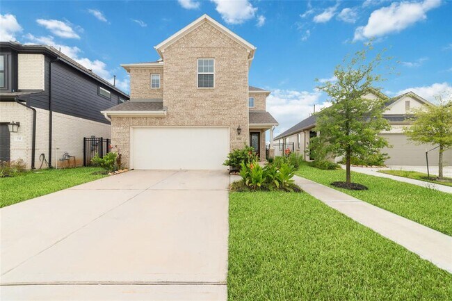 property at 728 Lake Lacosta Dr