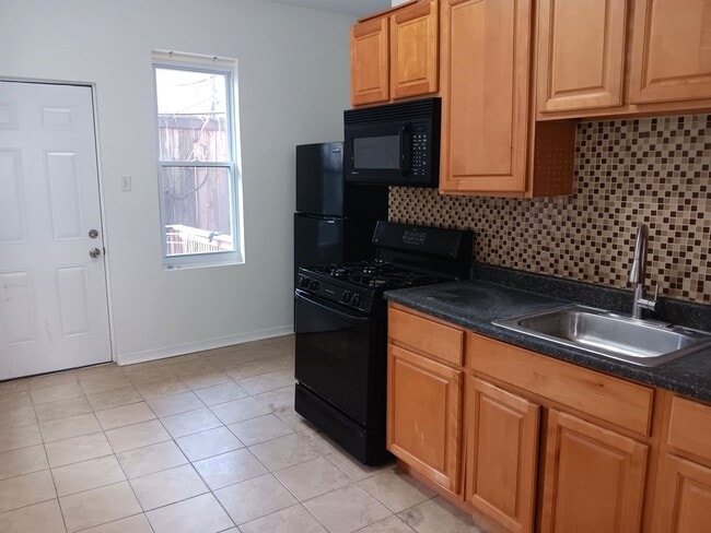 1238 N Alden St in Philadelphia, PA - Building Photo - Building Photo