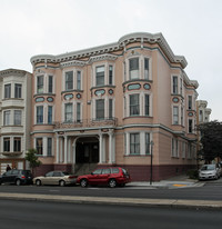 550-560 Guerrero St Apartments