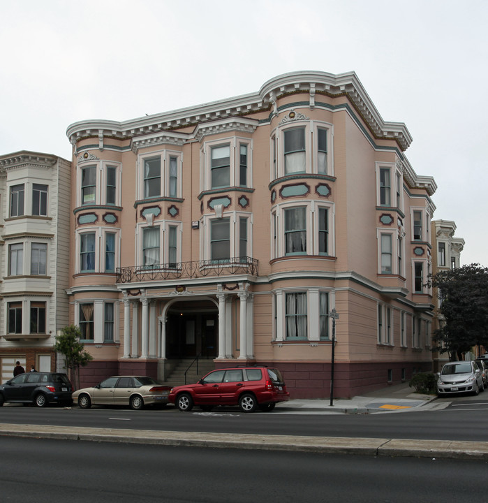 550-560 Guerrero St in San Francisco, CA - Building Photo