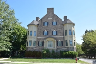 property at 178 S Chapel St