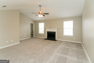 210 Oak Manor Dr in Covington, GA - Building Photo - Building Photo