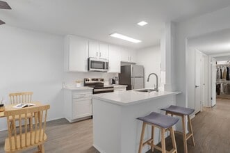 Bella Terra in Vista, CA - Building Photo - Building Photo