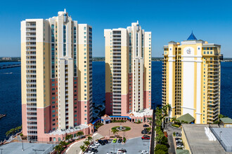 Riviera 2743 in Ft. Myers, FL - Foto de edificio - Building Photo