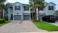 16570 Goldenrod Ln, Unit 202 in Alva, FL - Foto de edificio - Building Photo