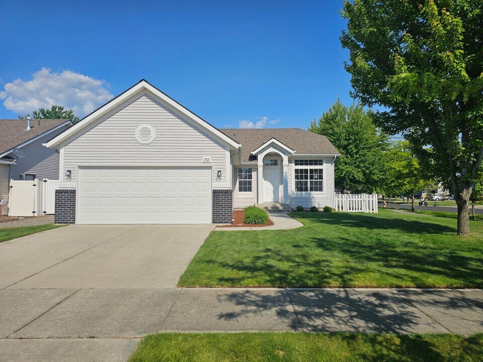 2421 Partridge Loop in Post Falls, ID - Building Photo