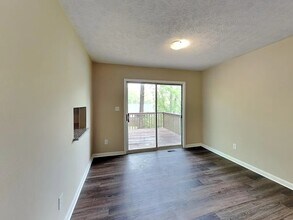 126 Cartway Ln in Statesville, NC - Building Photo - Building Photo