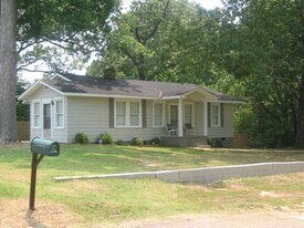 1705 23rd Ave E in Tuscaloosa, AL - Building Photo