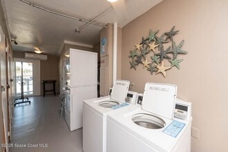 1273 Jimmy Buffett Mem Hwy in Satellite Beach, FL - Building Photo - Building Photo