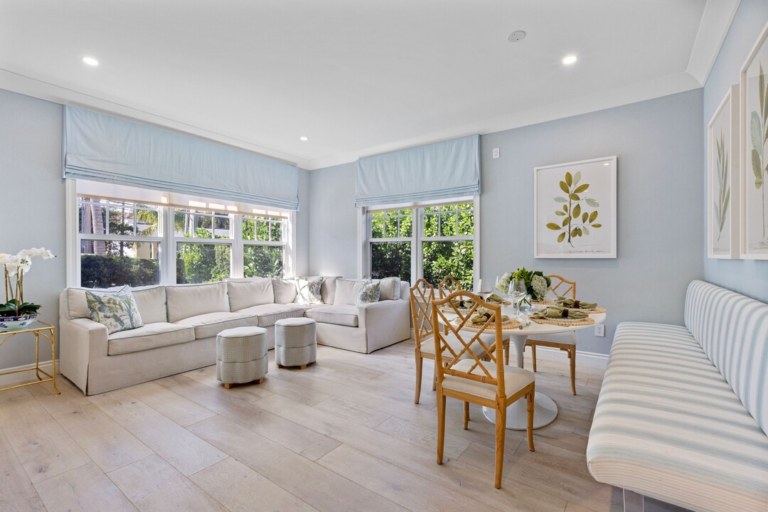 311 Cocoanut Row in Palm Beach, FL - Building Photo