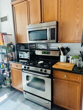 330 W Grand Ave, Unit 1601 in Chicago, IL - Building Photo - Building Photo