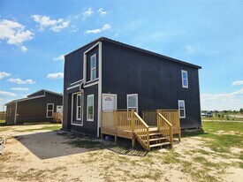 1368 Rd 5735 in Cleveland, TX - Building Photo