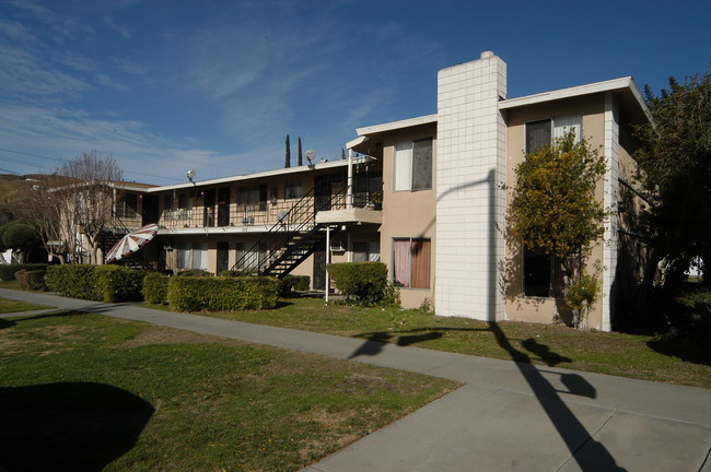 502 W 34th St in San Bernardino, CA - Foto de edificio - Building Photo