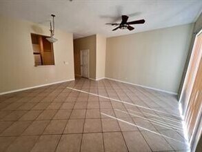 8314 Lagos De Campo Blvd in Tamarac, FL - Building Photo - Building Photo