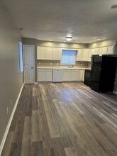 138 Taylor Rd, Unit 1 in Pikeville, KY - Building Photo - Building Photo