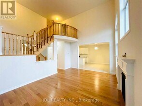 10 Benn Ave in Georgina, ON - Building Photo - Building Photo