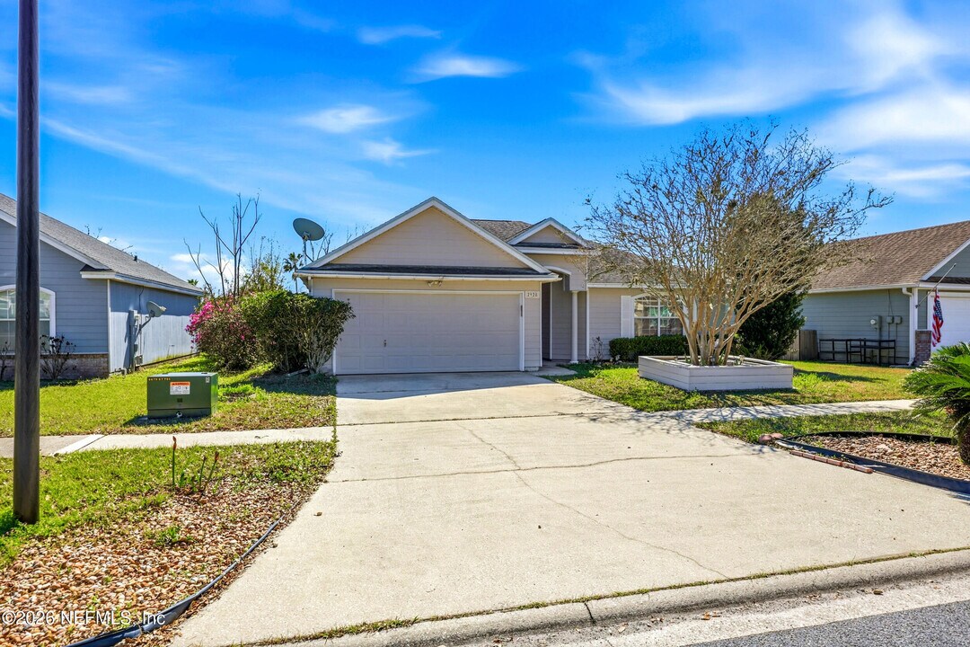 2928 Waters View Cir in Orange Park, FL - Building Photo