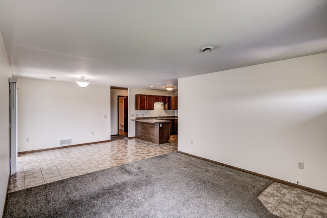 13594 41st Ave in Lake Hallie, WI - Building Photo - Building Photo