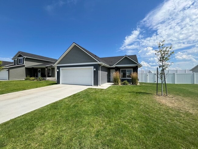 property at 12490 N Cavanaugh Dr