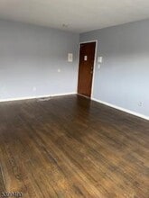 117 W 3rd Ave in Roselle, NJ - Building Photo - Building Photo