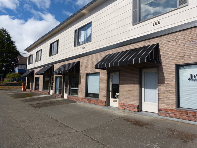 property at 820 1/2 S Center